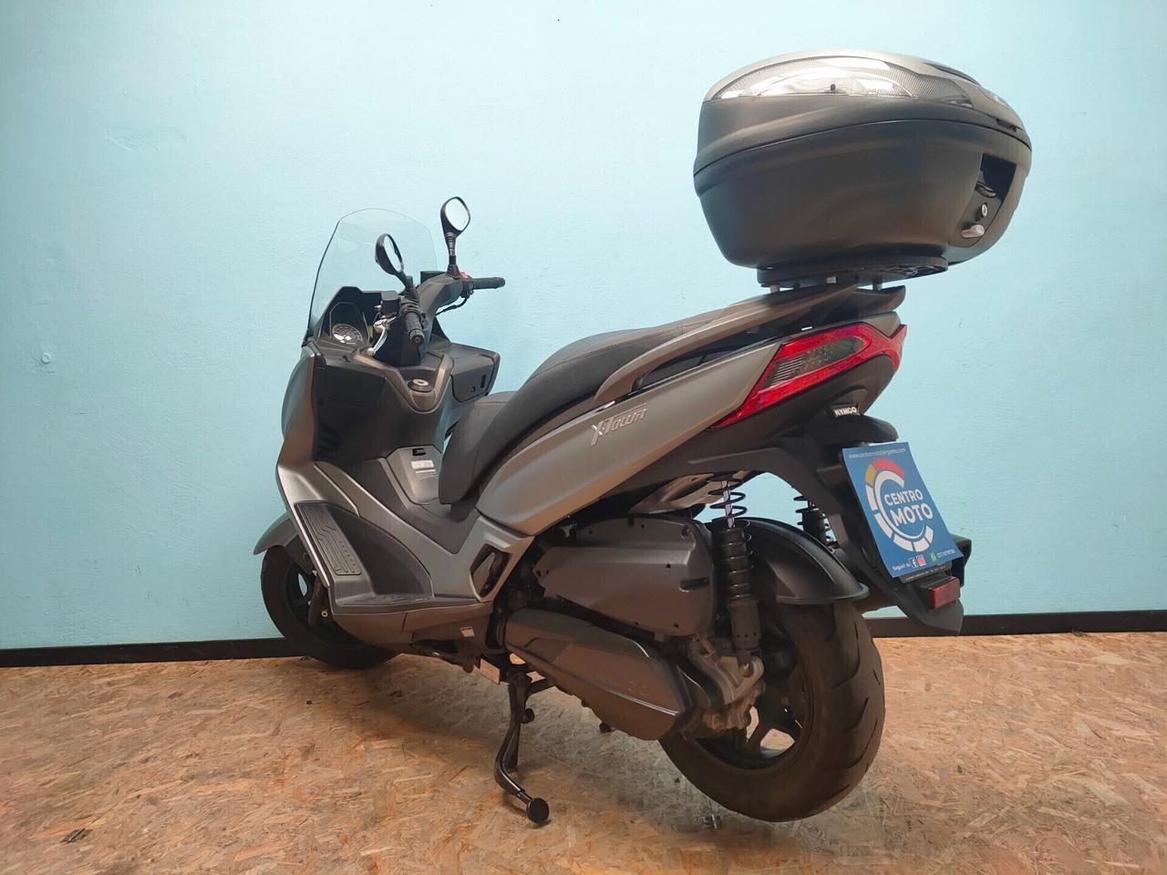 Kymco X-Town 300 I con ABS e bauletto in tinta