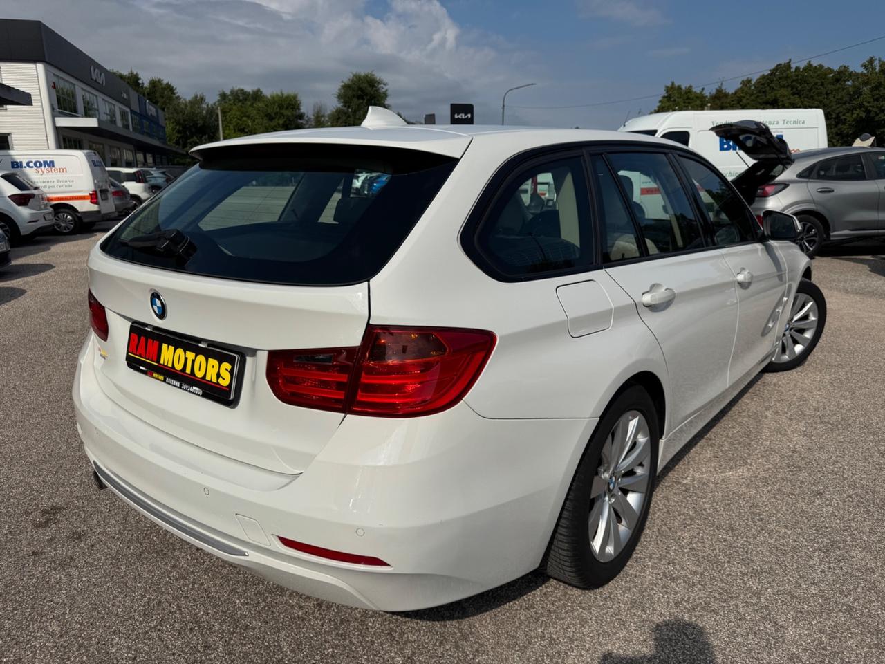 Bmw 320d 116cv Touring Modern NEOPATENTATI