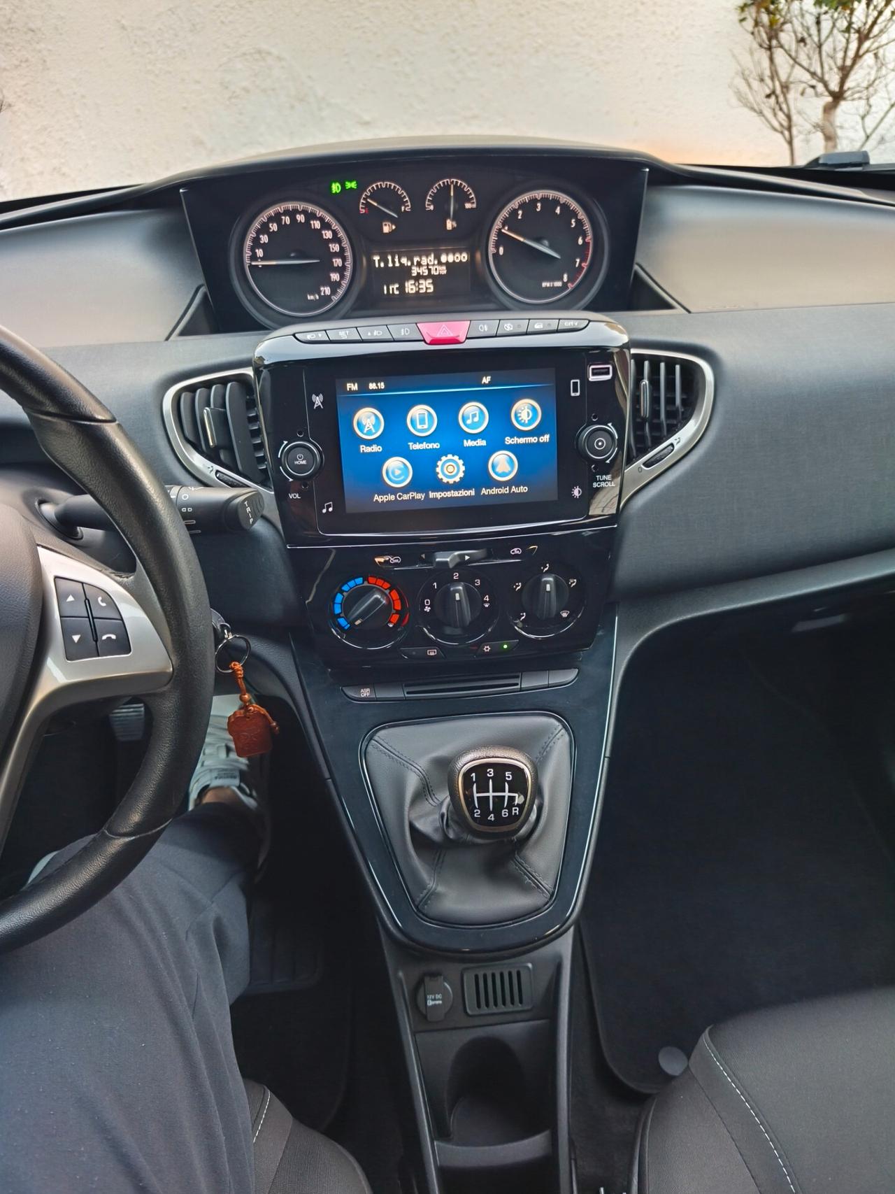 Lancia Ypsilon 1.0 FireFly 5 porte S&S Hybrid Alberta Ferretti