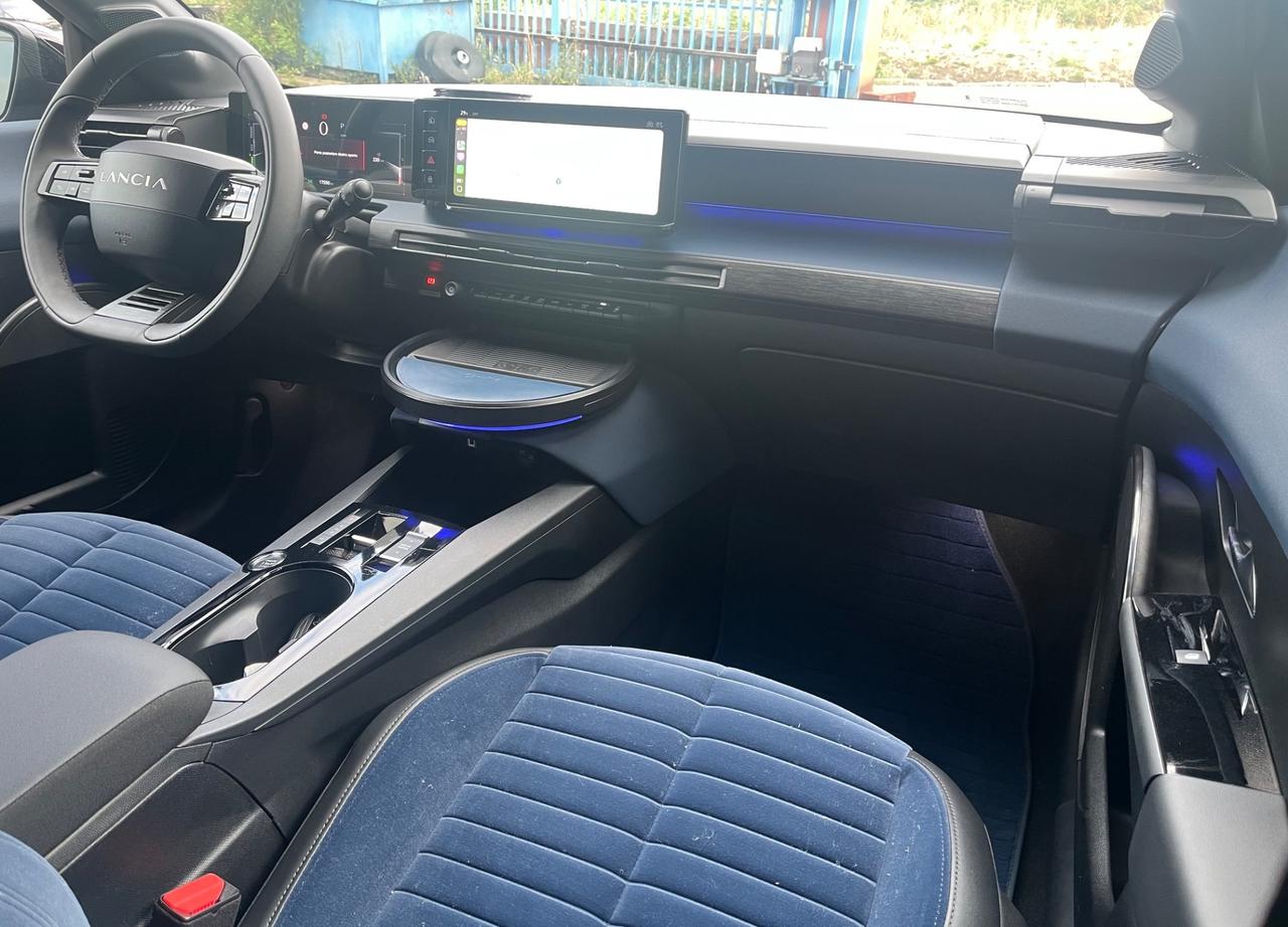 Lancia Ypsilon Hybrid DCT Edizione Cassina-Km17500-
