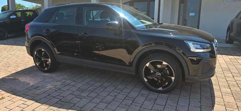 Audi Q2 35 TDI S tronic Business Advanced