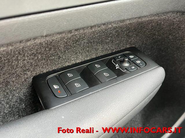 VOLVO XC40 T4 Recharge PHEV Inscription Expression PROMO