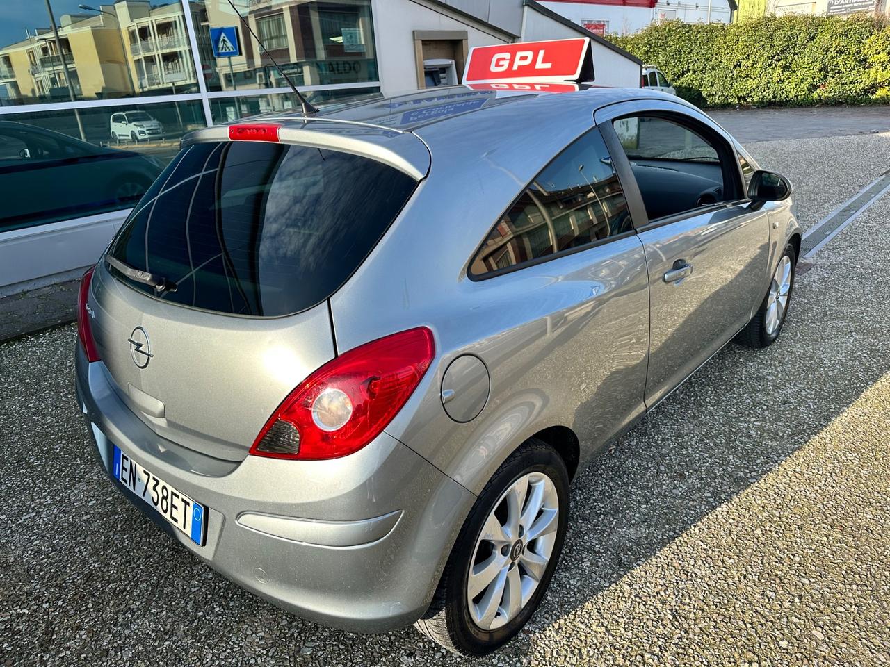 Opel Corsa 1.2 85CV 3 porte GPL-TECH One
