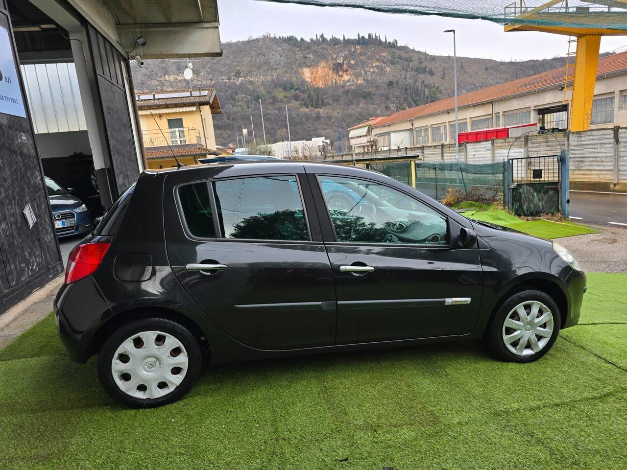 Renault Clio 1.2BENZ 75CV 120000km neop-2009