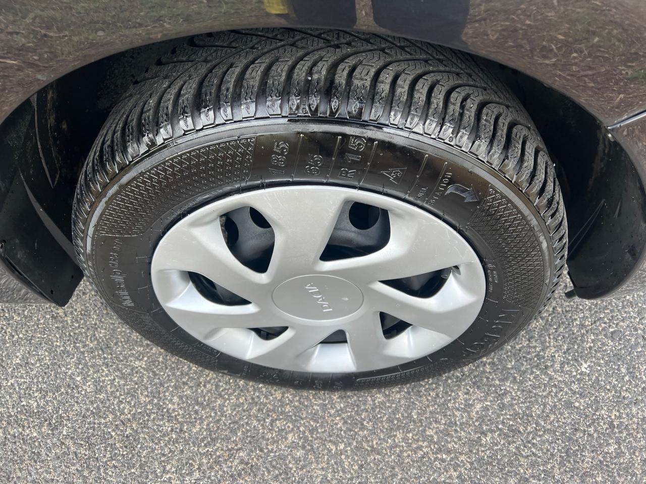 Dacia Sandero 1.2 16V GPL 75CV