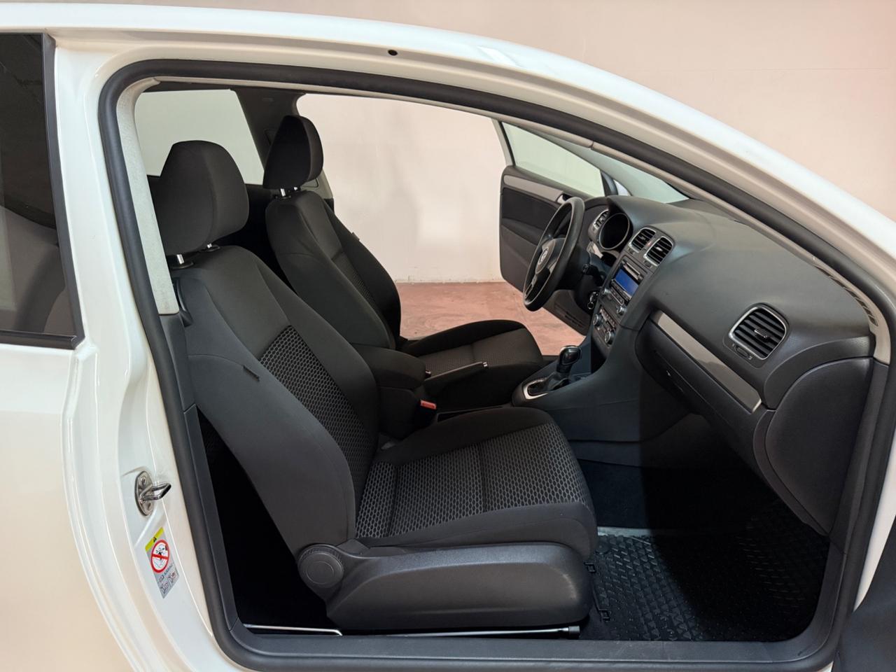 Volkswagen Golf 1.6 TDI DPF DSG 3p. Highline