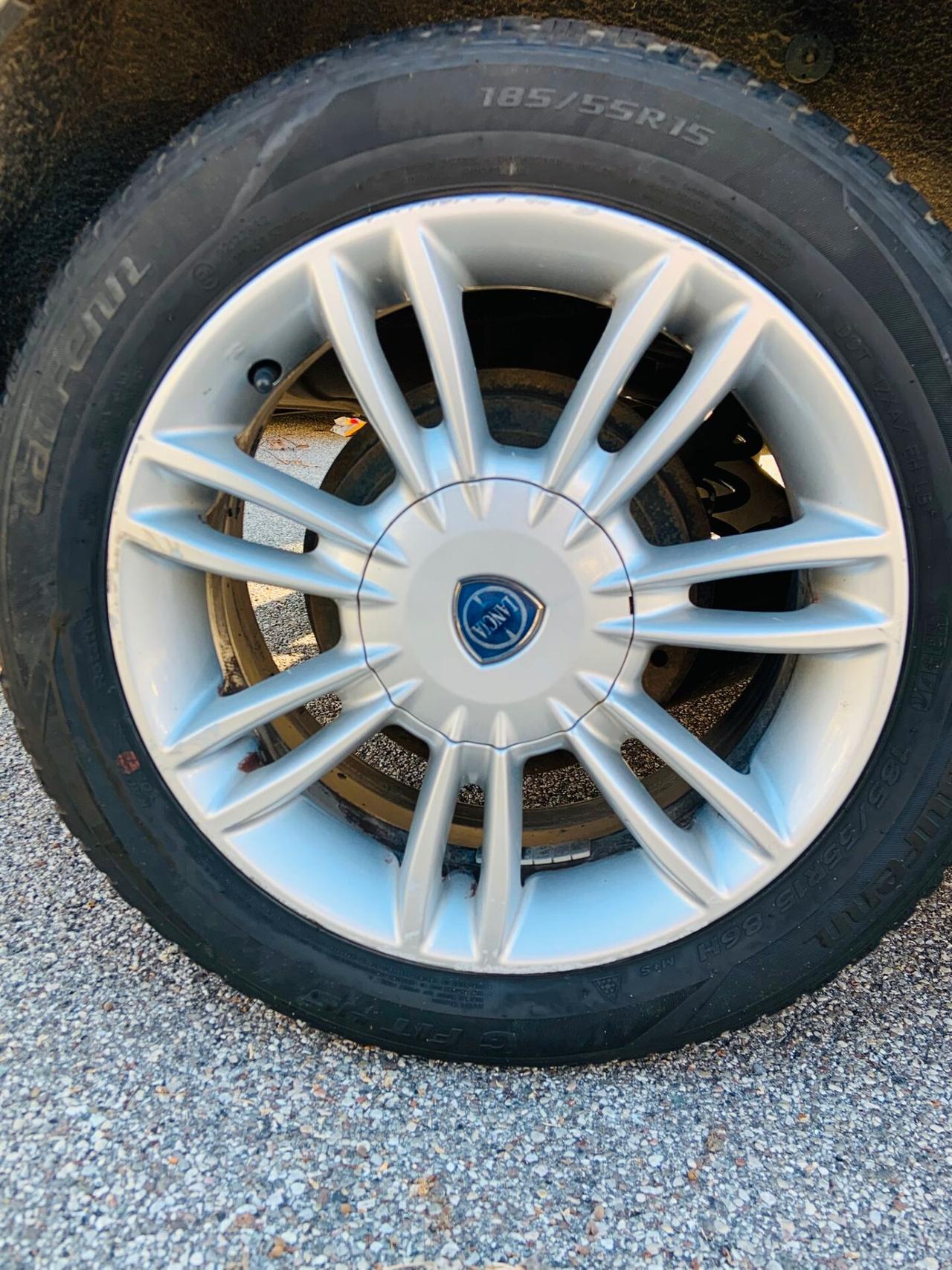 Lancia Ypsilon 1.2 69 CV 5 porte S&S Silver