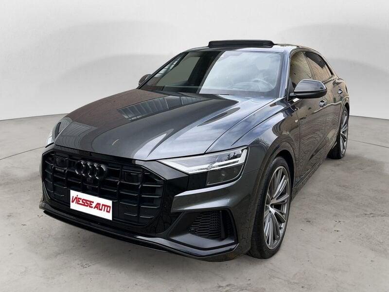 Audi Q8 55 TFSI quattro tiptronic Sport