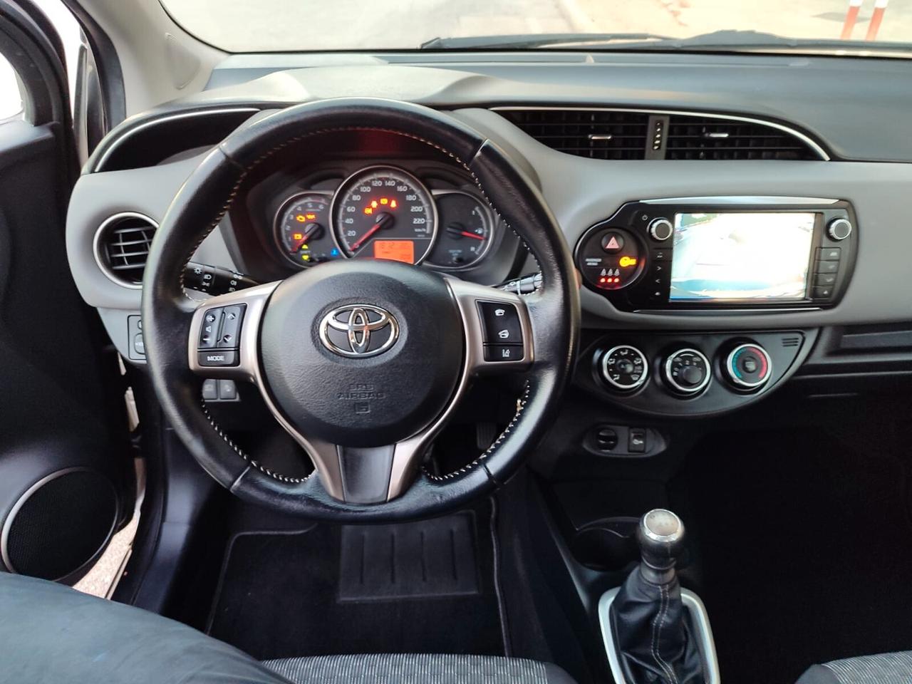 Toyota Yaris 1.4 Diesel ACTIVE 2015!!