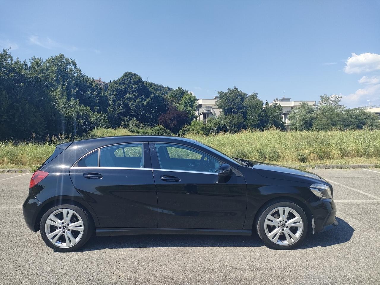MERCEDES BENZ Classe A 180 automatica 110cv