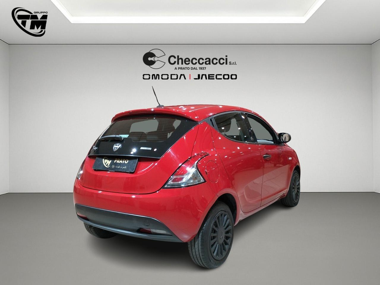 Lancia Ypsilon 1.0 FireFly 5 porte S&S Hybrid Ecochic Silver