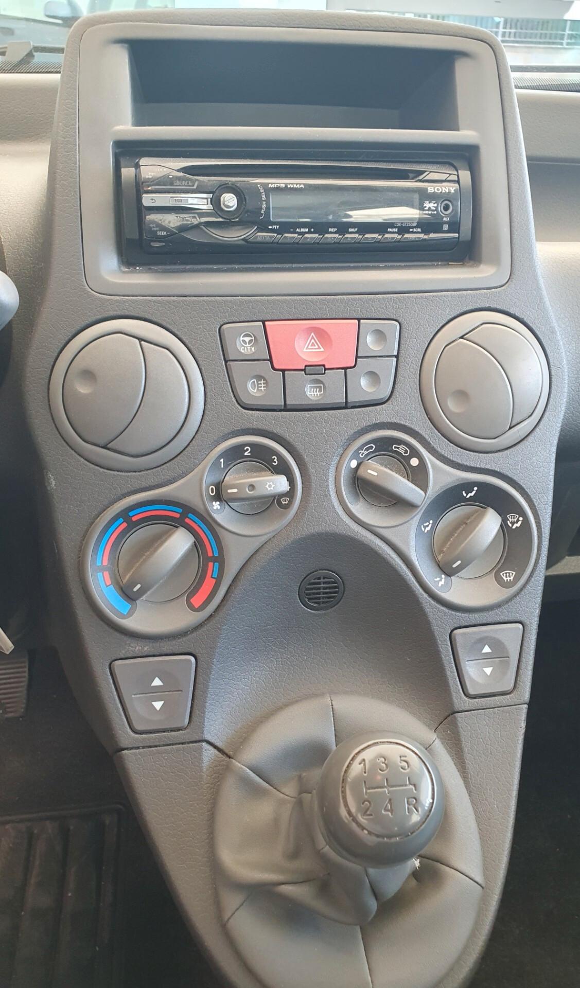 Fiat Panda 1.2 BENZ - ANNO 02/2012 - KM: 139 MILA!!!