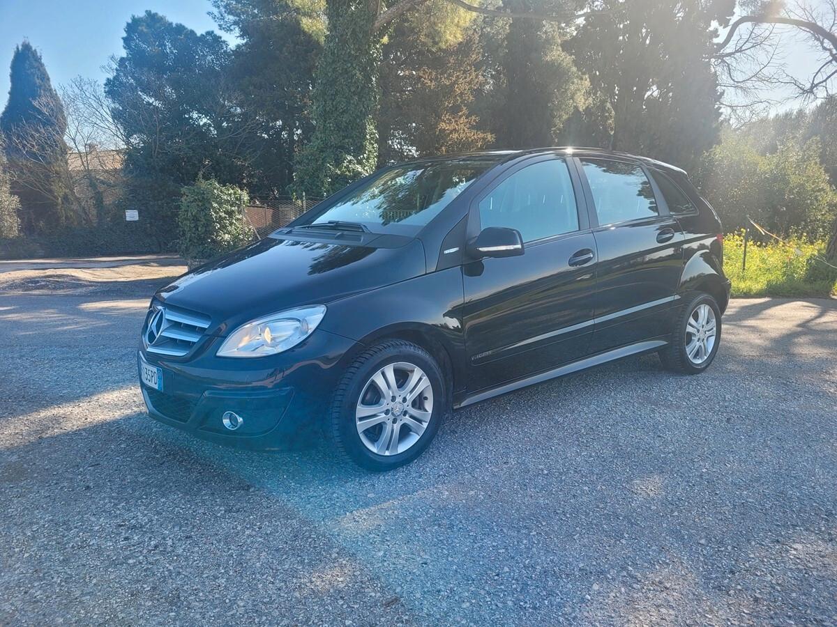 Mercedes-benz B 180 NGT BlueEFFICIENCY Executive