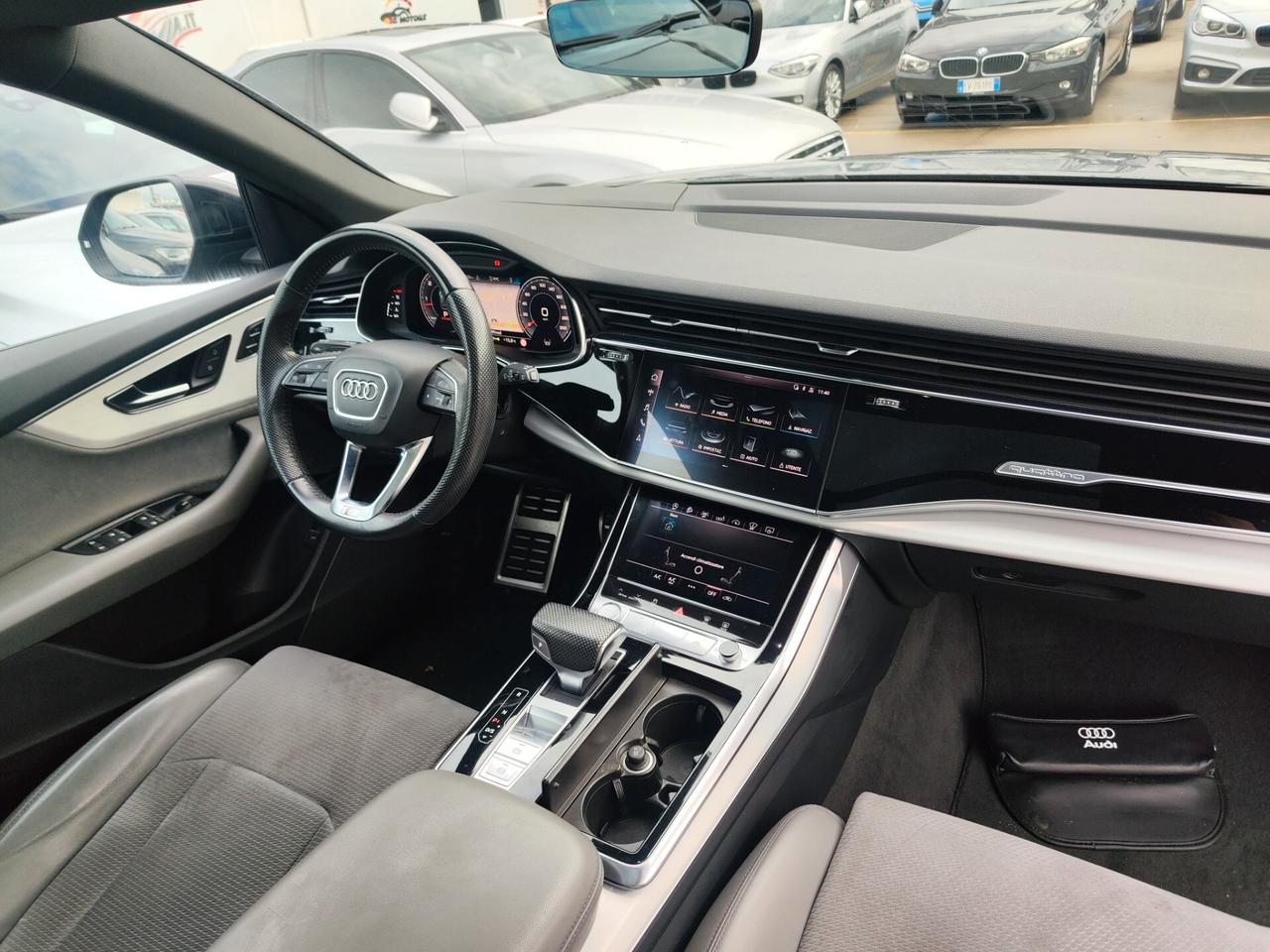 Audi Q8 45 TDI quattro tiptronic Sport tetto fari matrix