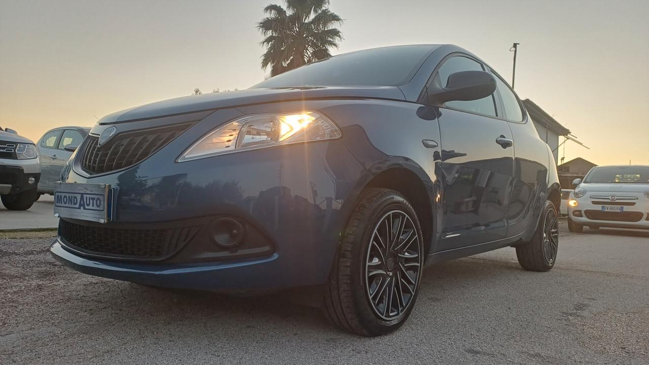 Lancia Ypsilon 1.0 FireFly 5 porte S&S Hybrid Silver 2023 SOLO 5MILA KM
