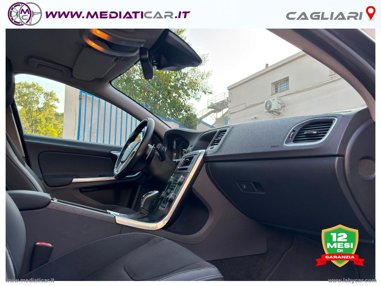 VOLVO V60 D4 AWD Geartronic R-design Momentum