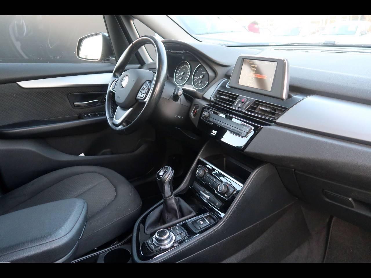 Bmw 2er Active Tourer 216d Advantage