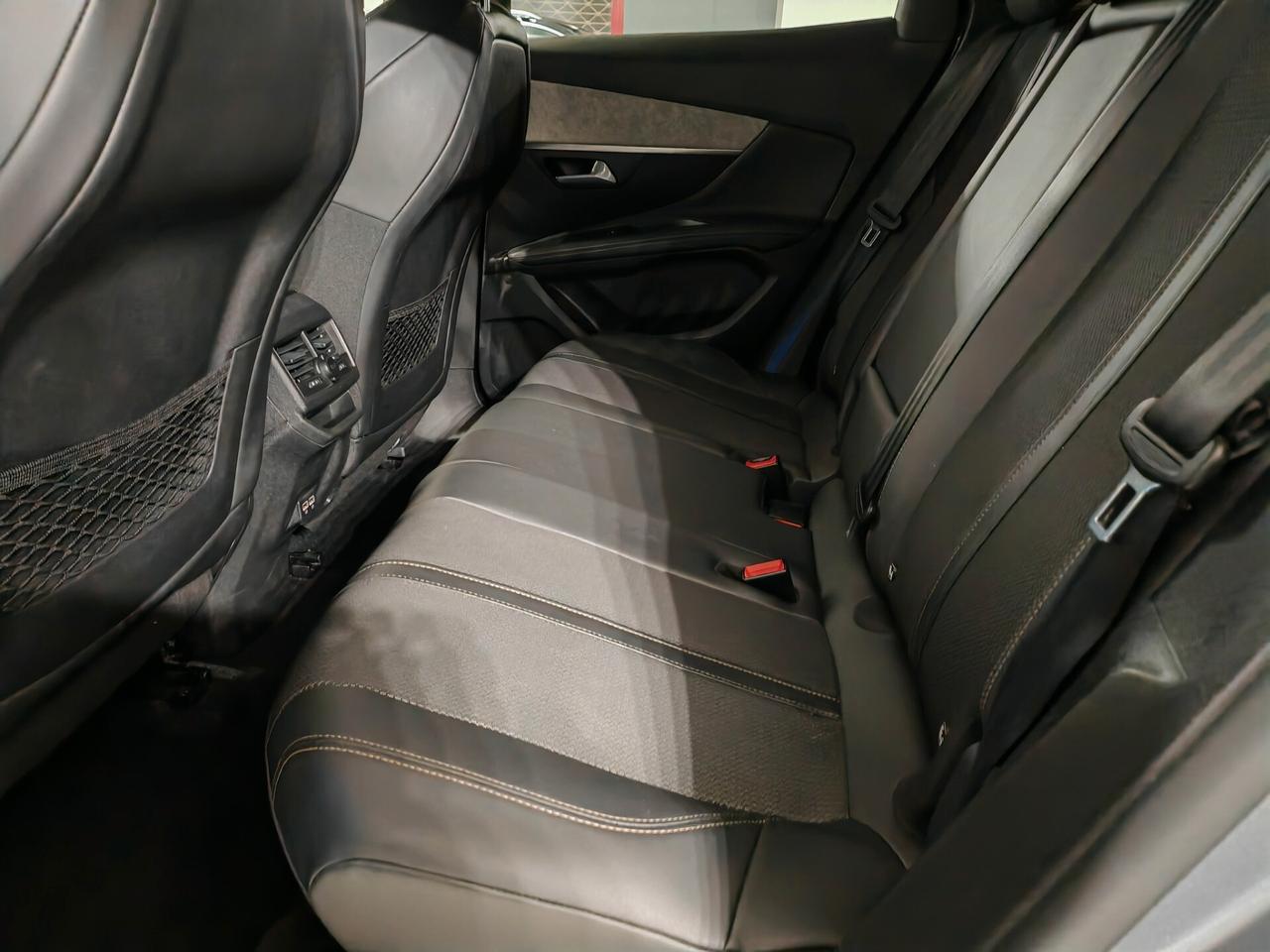 Peugeot 3008BlueHDi GT Pack navig cam 2022