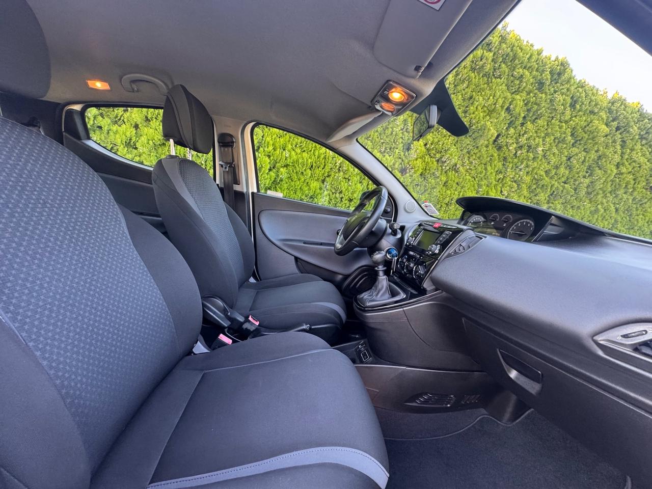 Lancia Ypsilon 1.2 69 CV 5 porte GPL Ecochic Silver