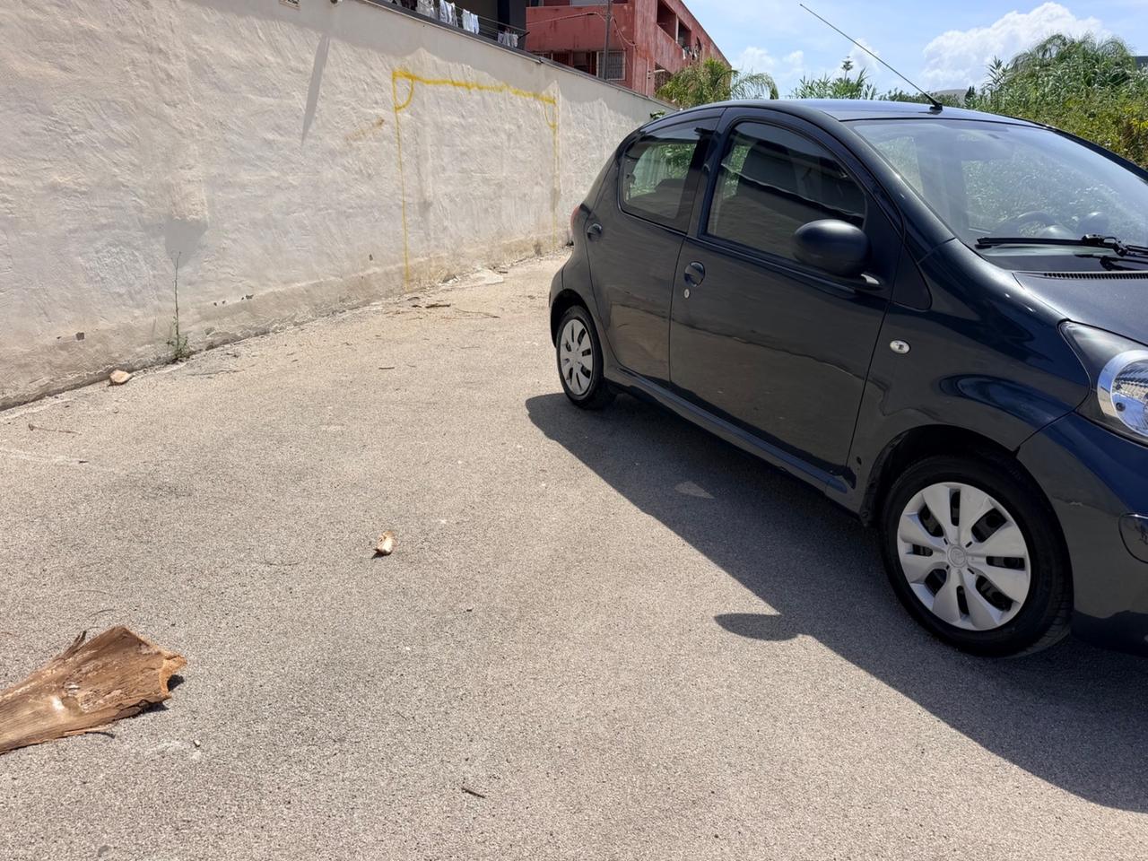 Toyota Aygo 1.4 turbodiesel 5 porte Sol