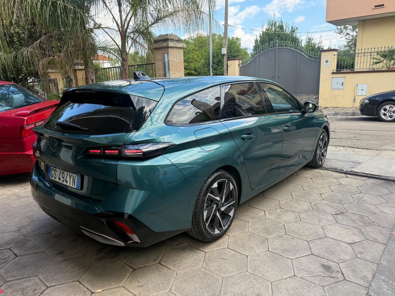 Peugeot 308 BlueHDi 130 S&S EAT8 SW Allure