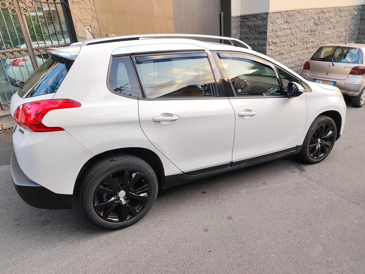 Peugeot 2008 BlueHDi 100 CV 2016