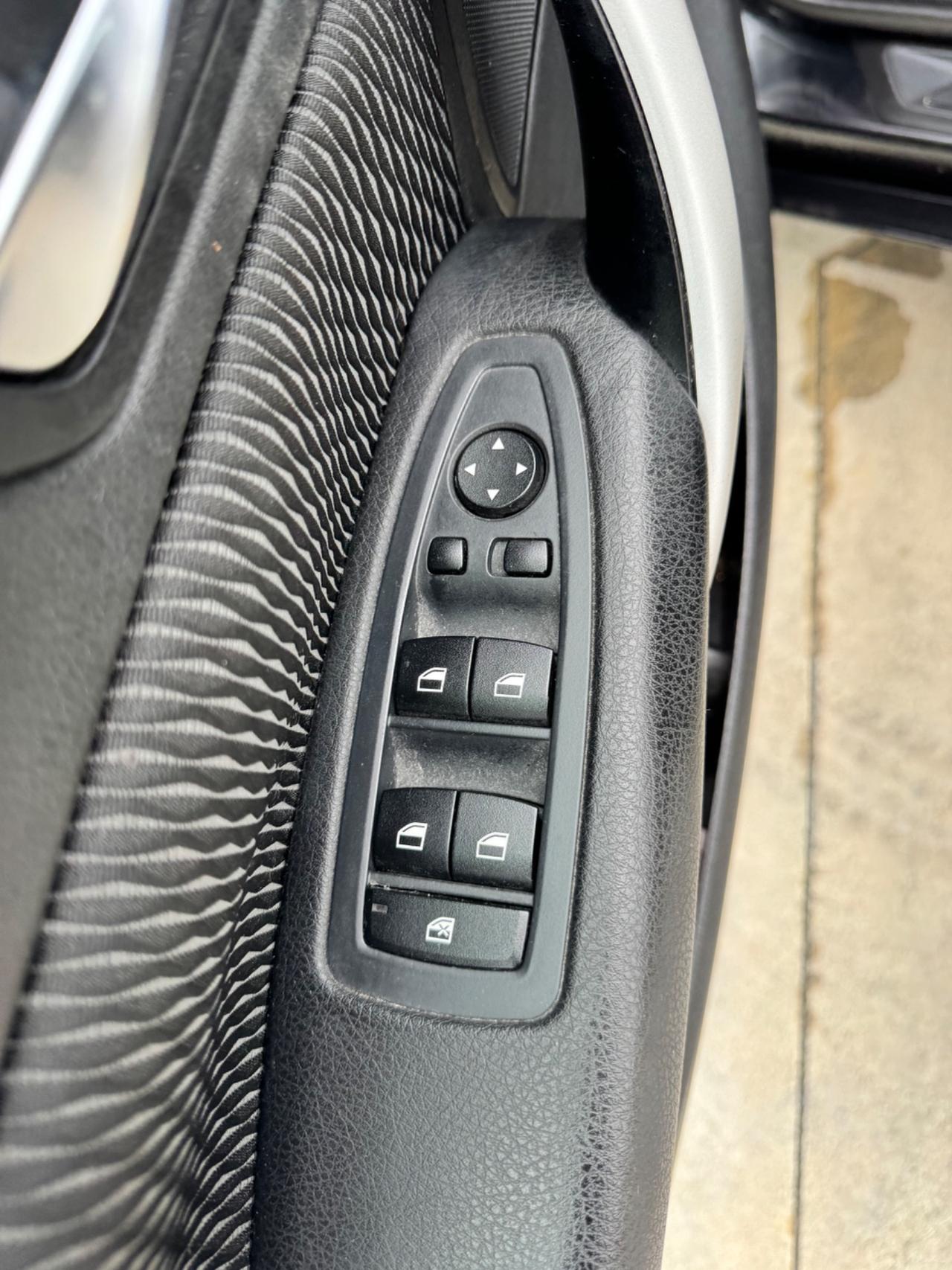 Bmw 116 116d 5p. Urban