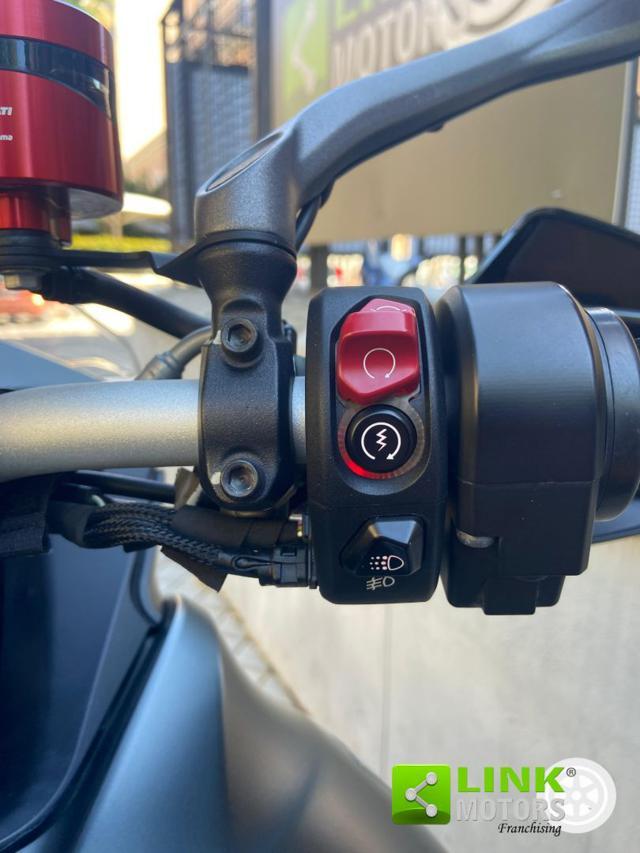 DUCATI Multistrada V4 S travel & radar