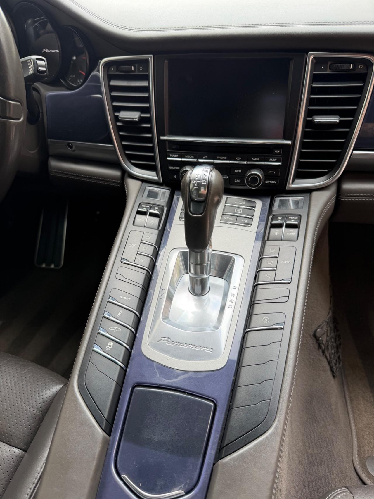 Porsche Panamera 3.0 RESTYLING FULL LED