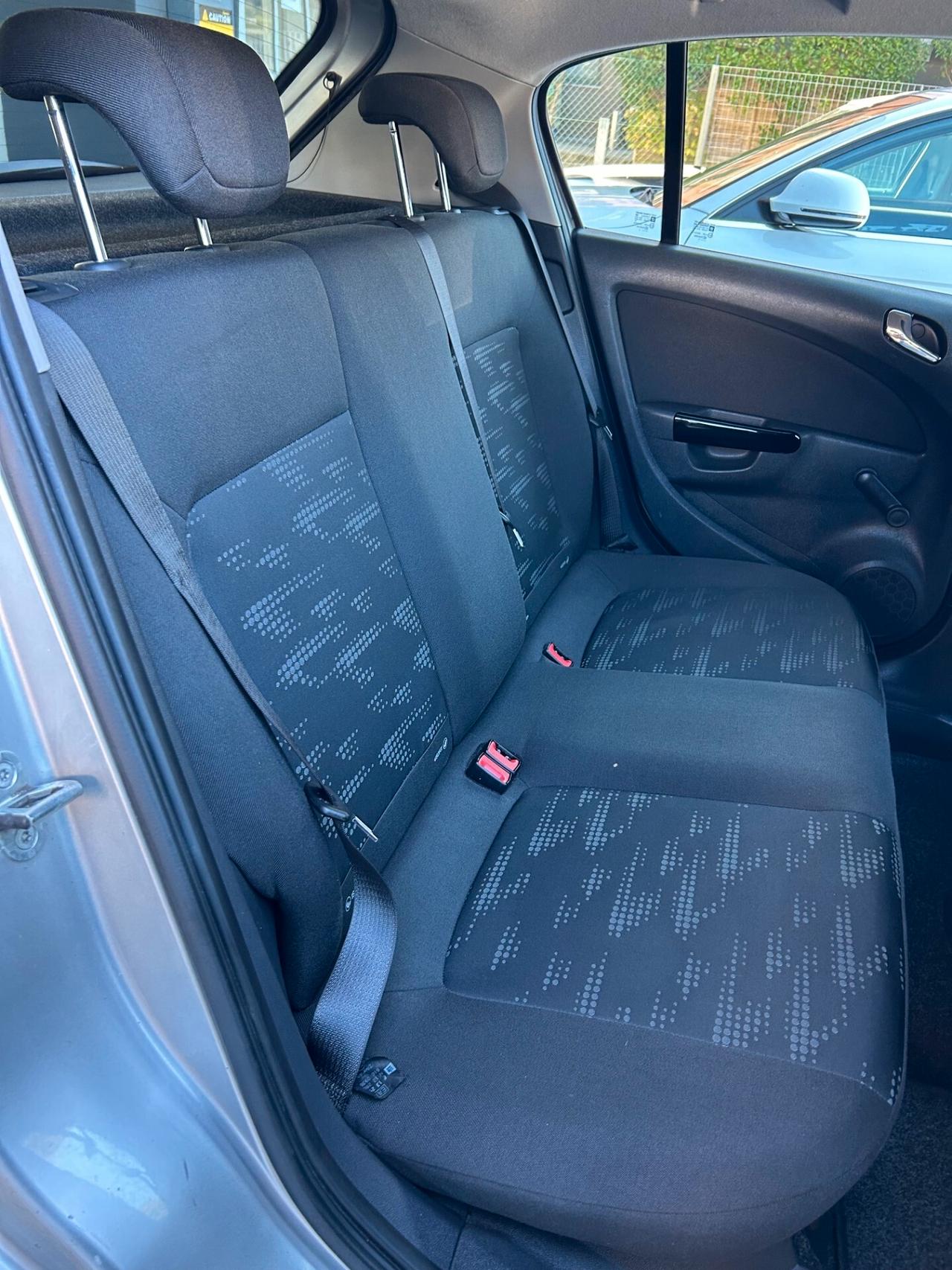 Opel Corsa 1.2 5 porte - NEOPATENTATI