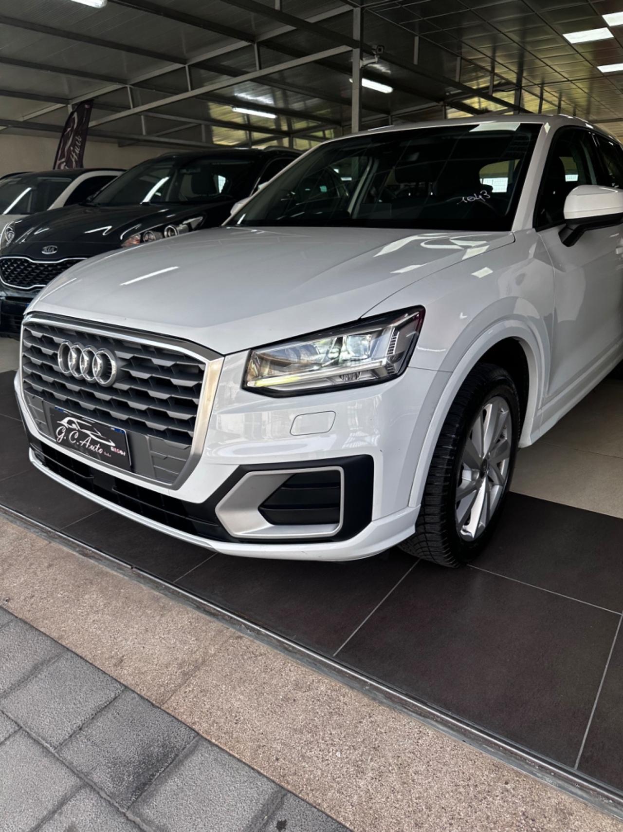 Audi Q2 30 TDI Business Design