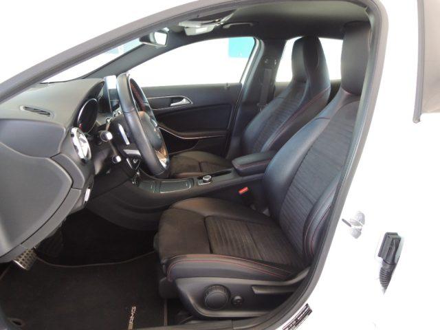 MERCEDES-BENZ GLA 200 d Automatic Premium