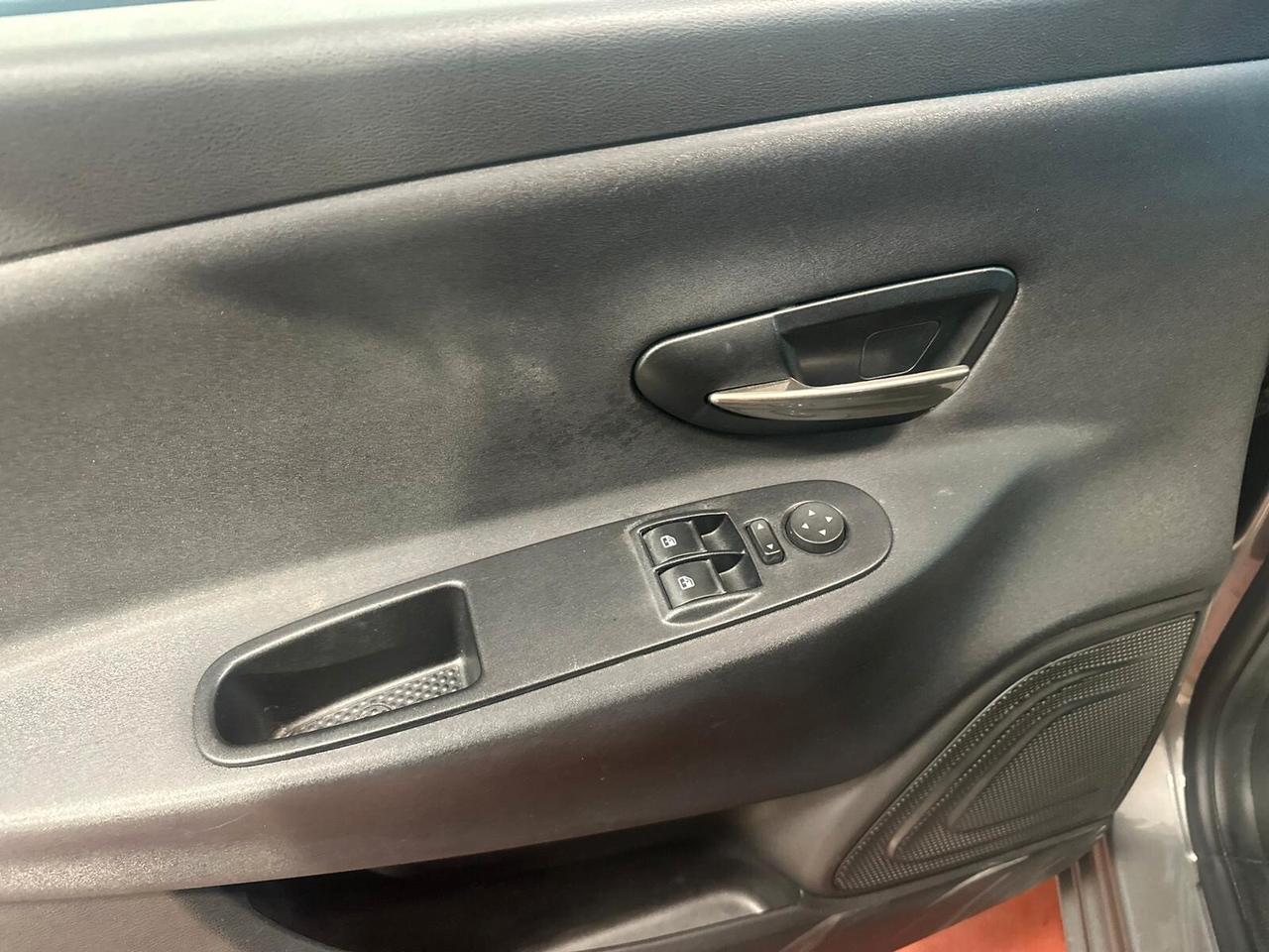 Lancia Ypsilon 1.2 69 CV 5 porte Platinum