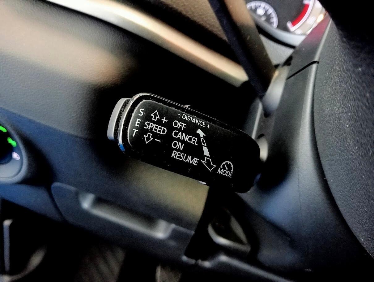 Skoda Karoq 1.6 TDI AMBITION CARPLAY CAMERA 17" PRONTA CONS