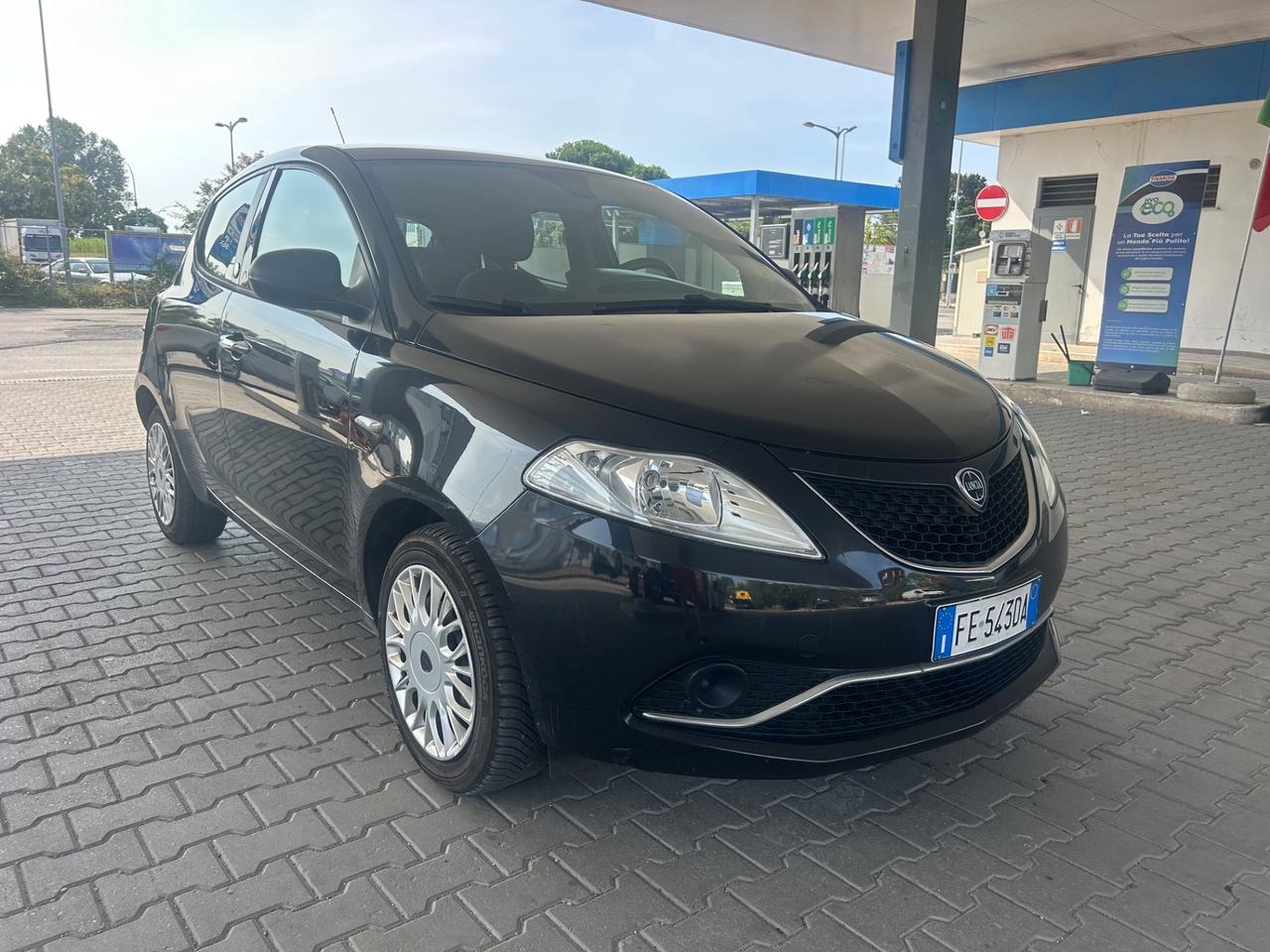 Lancia Ypsilon 1.2 69 CV 5p GPL Ecochic Gold