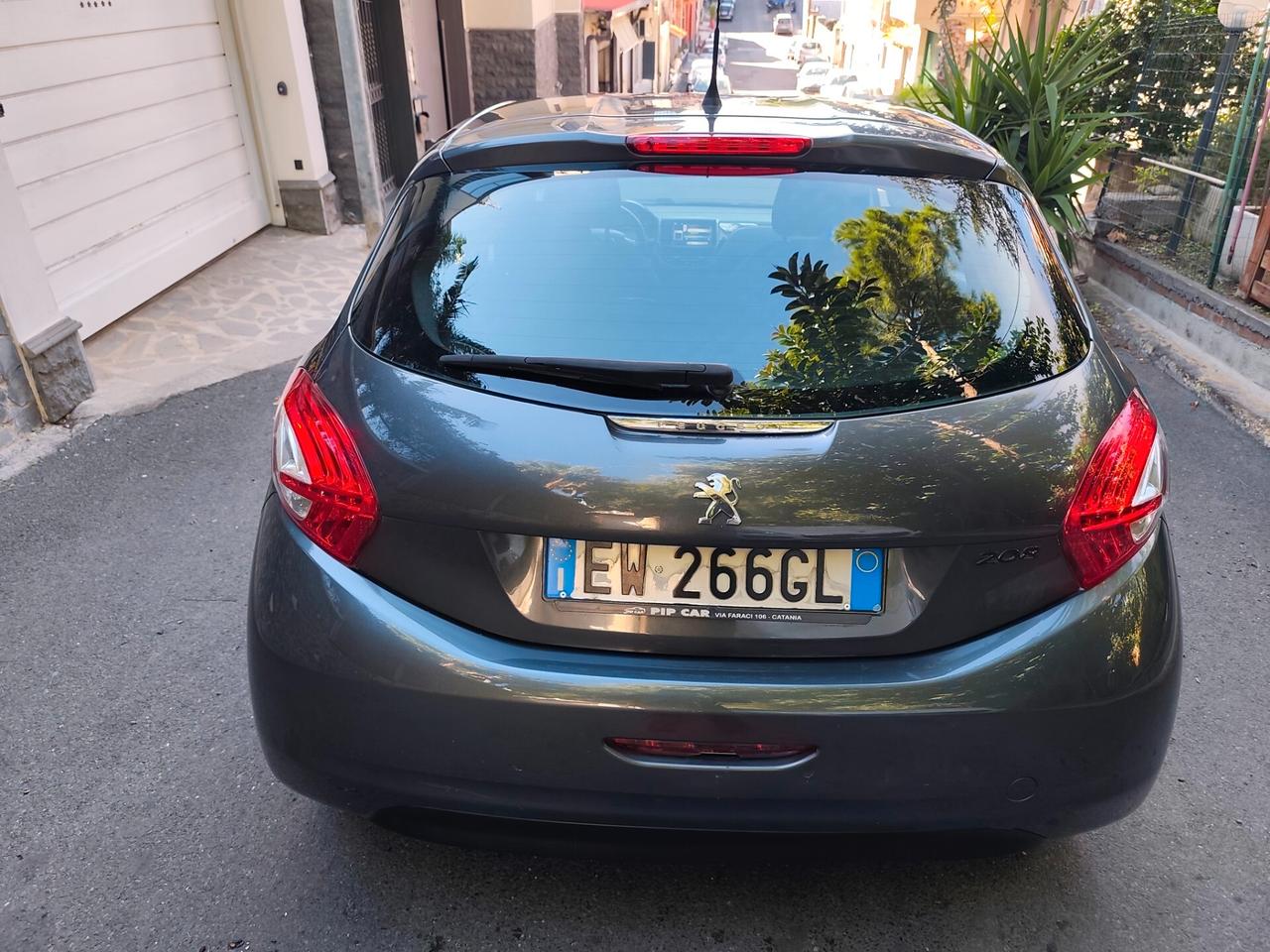 Peugeot 208 1.4 HDi 68 CV 2014