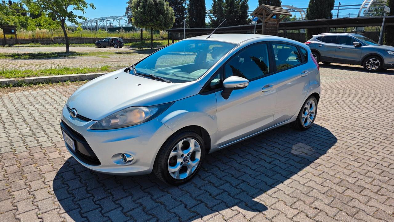 Ford Fiesta 1.4 5p. Bz.- GPL Titanium