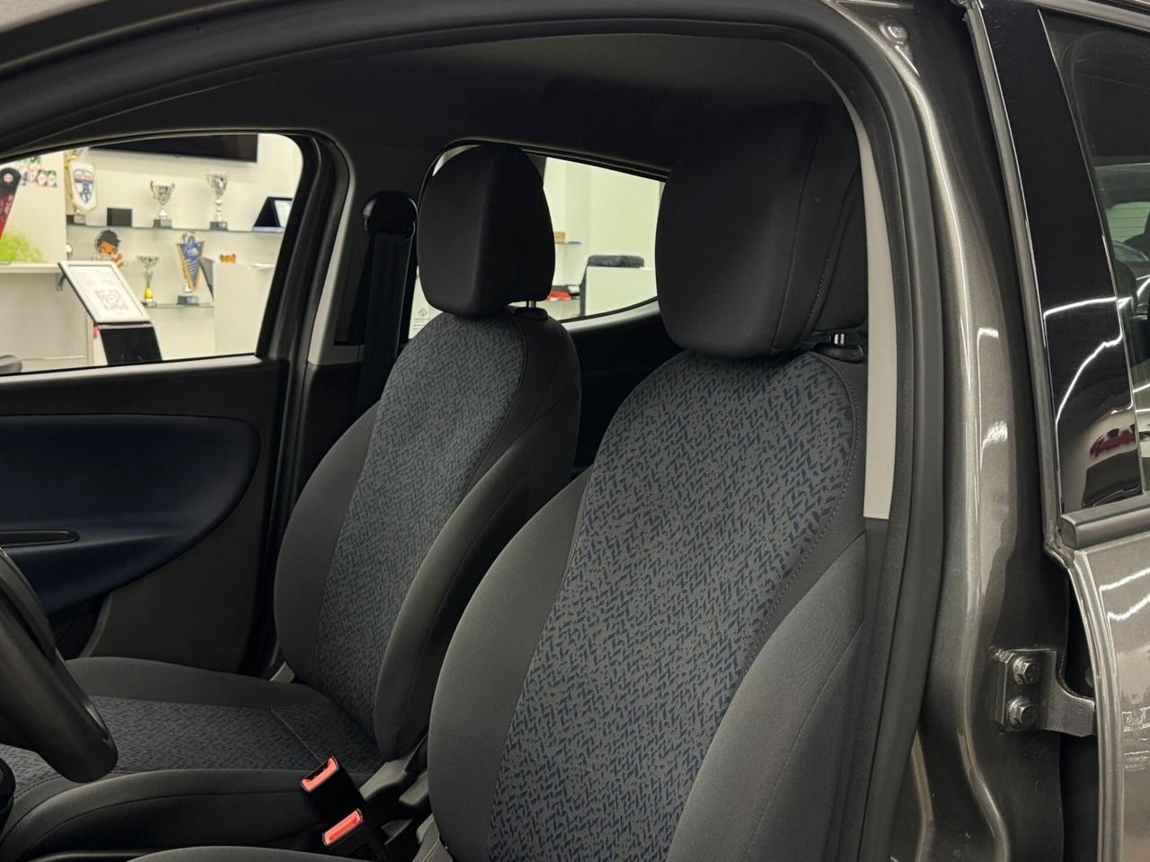 Lancia Ypsilon 1.0 FireFly 5 porte S&S Hybrid Platino