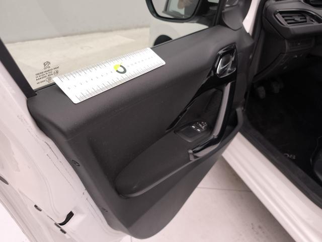 PEUGEOT 208 1.2 puretech Active s&s 82cv 5p neopatentati