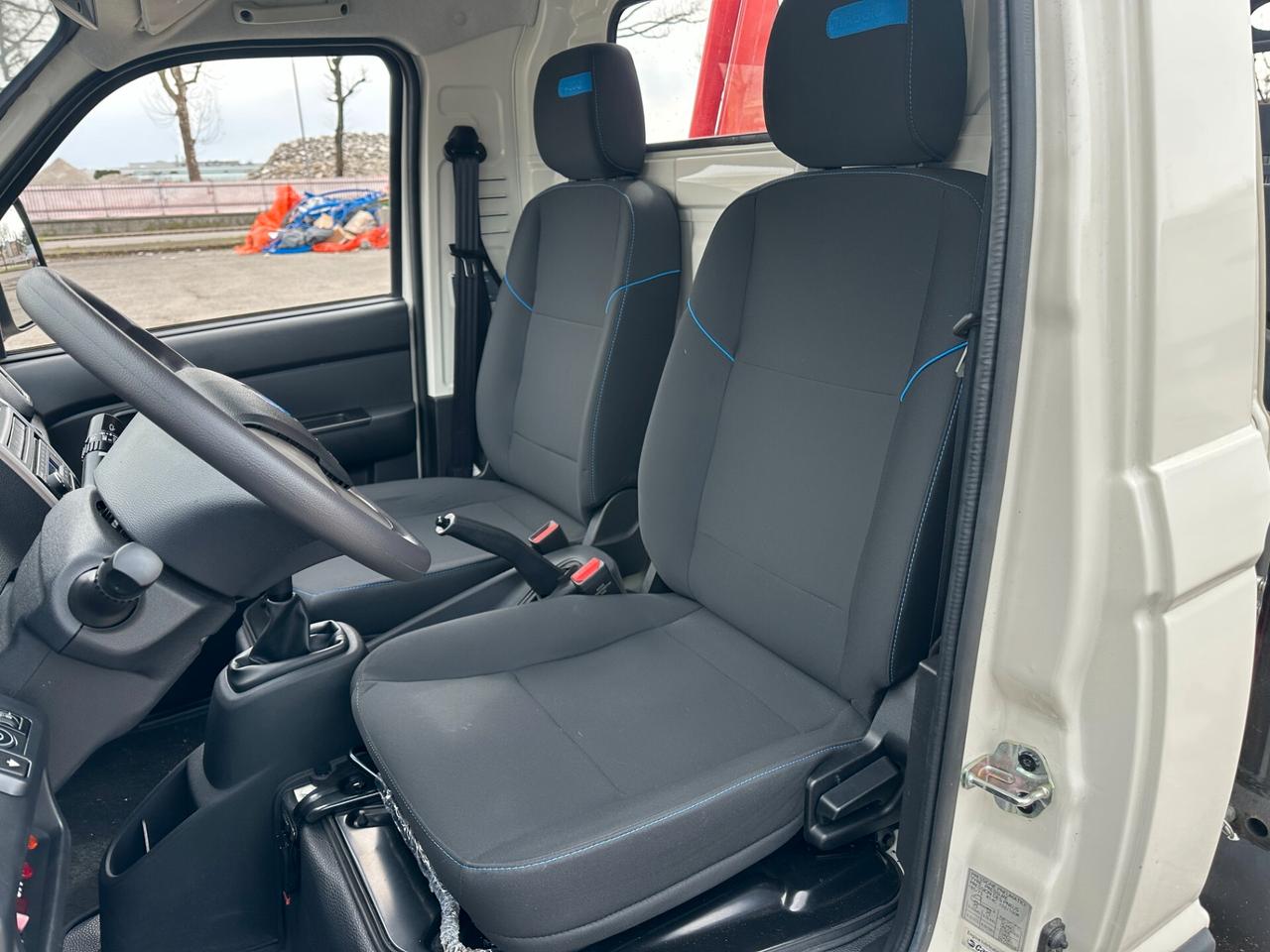 Piaggio Porter NP6 TWB CHAS 325 LR LPG TOP WHITE