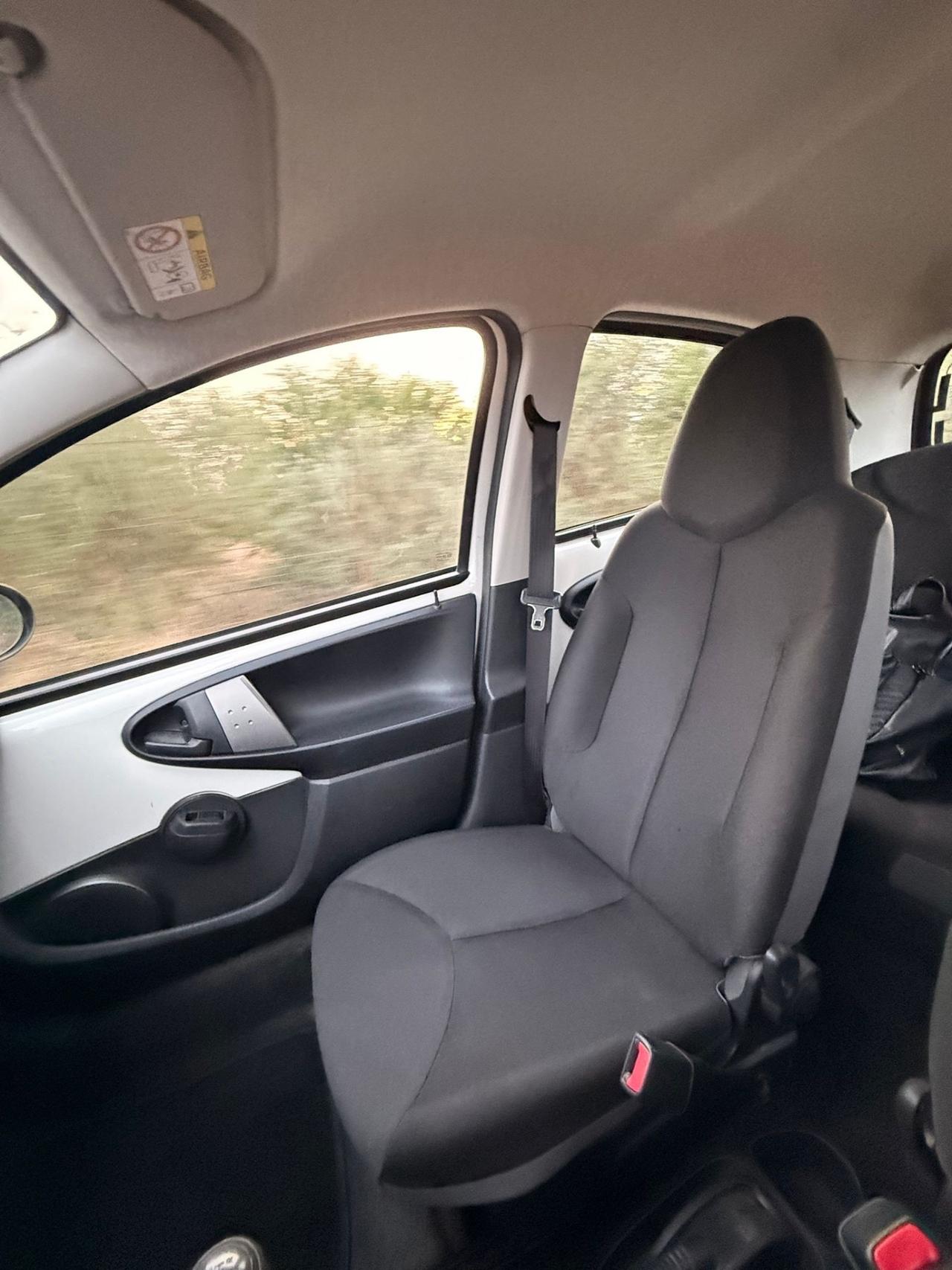 Toyota Aygo 1.0 12V VVT-i 5 porte Active Connect