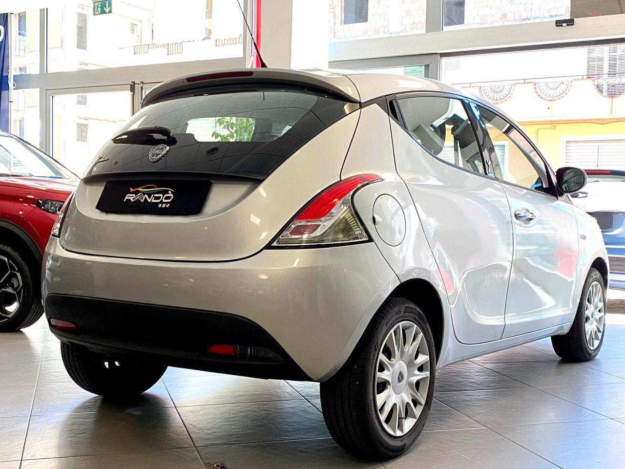 Lancia Ypsilon 1.3 MJT 95 CV 5 Porte S&S Silver