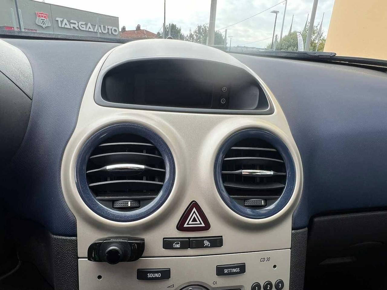 Opel Corsa 1.2 3 porte Club