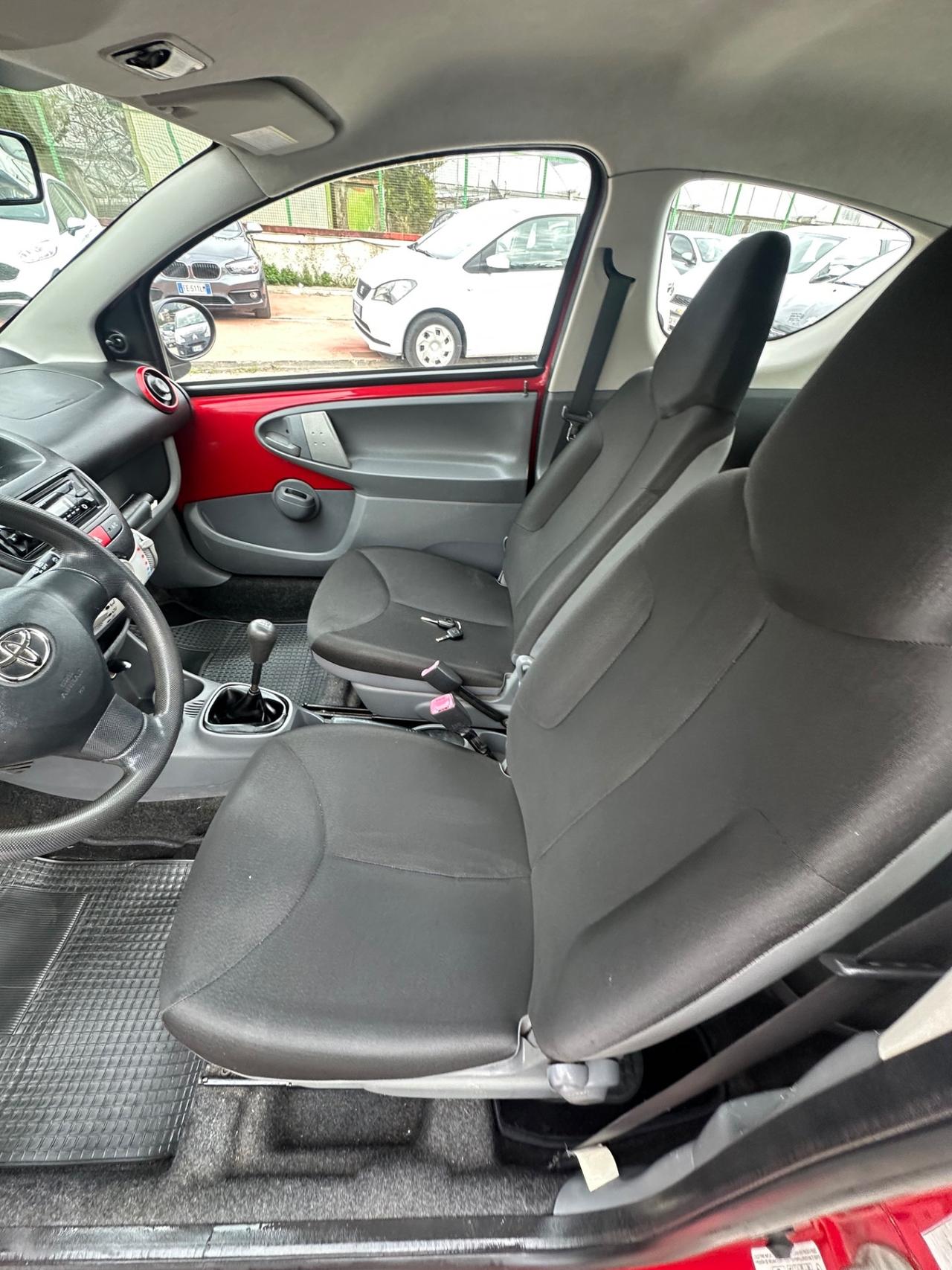 Toyota Aygo 1.0 12V VVT-i 3 porte Sol Red Edition