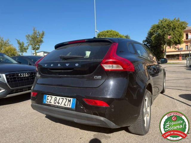 VOLVO V40 D2 Momentum