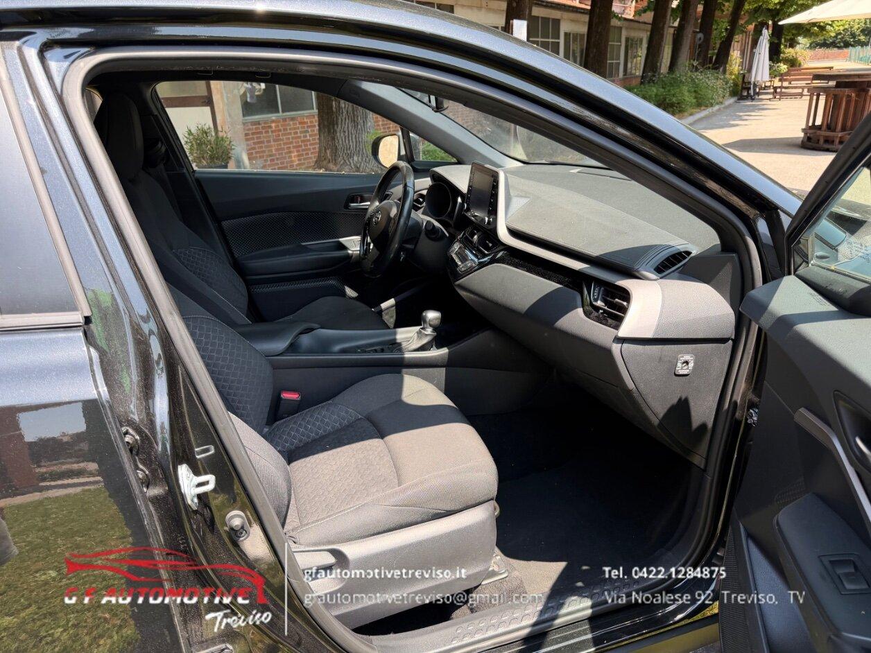 Toyota C-HR 1.8h Business e-cvt