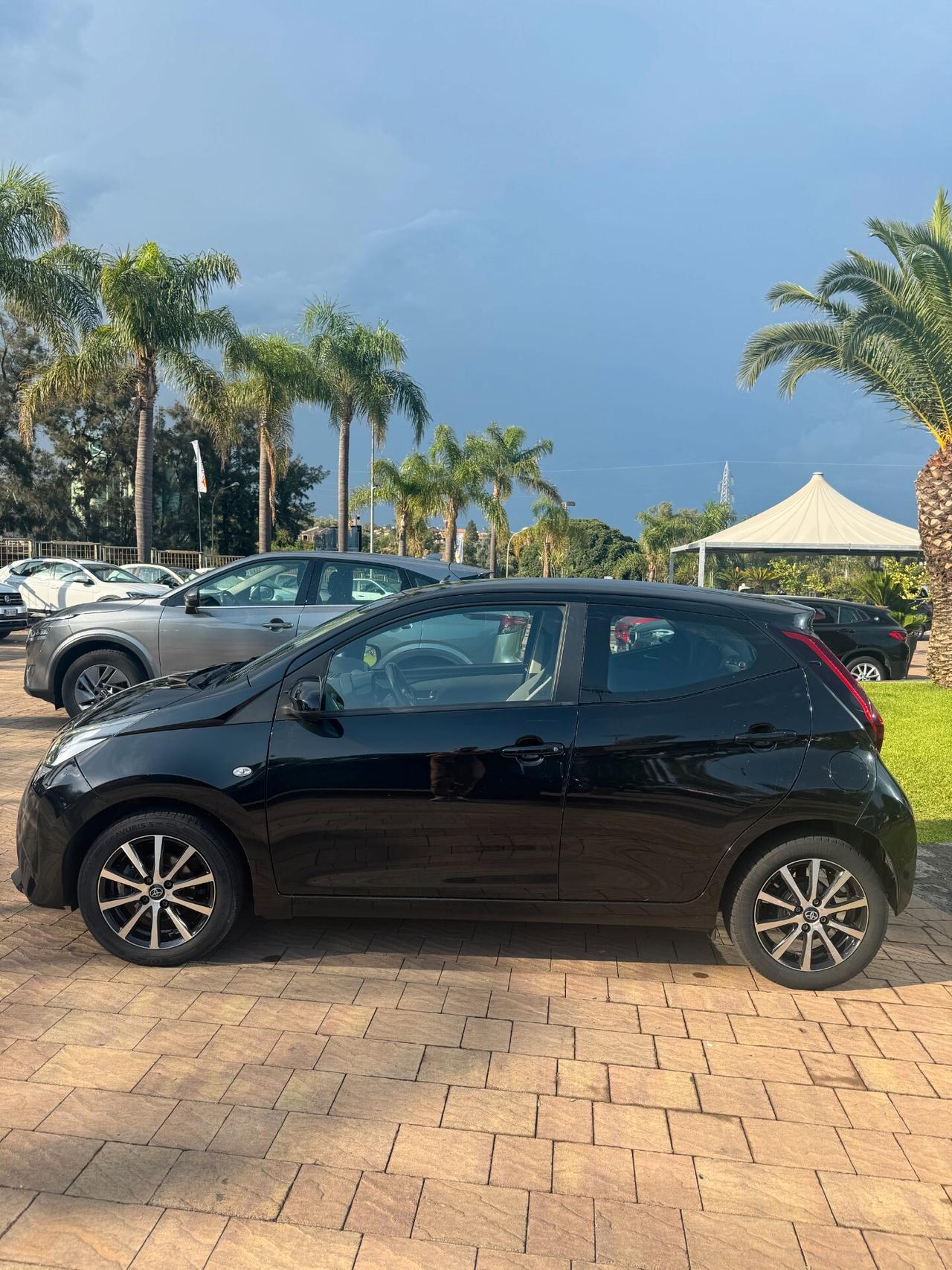Toyota Aygo Connect 1.0 VVT-i 72 CV 5 porte x-clusiv
