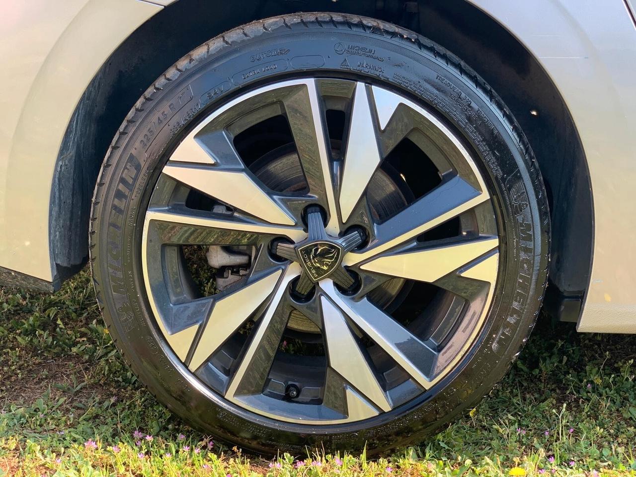 Peugeot 308 BlueHDi 130 S&S EAT8 Allure Pack