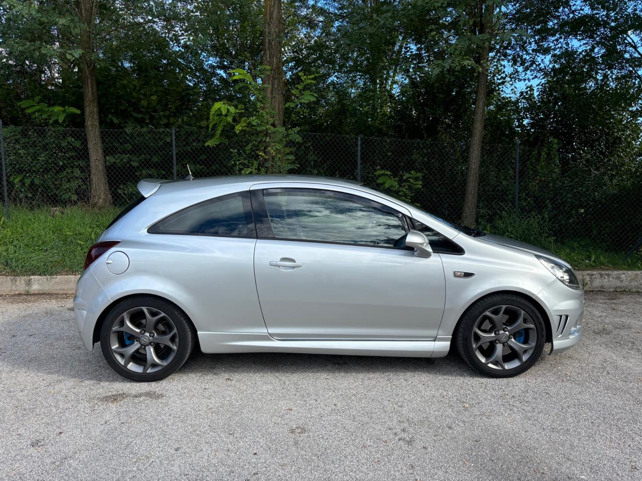 Opel Corsa 1.6 T 192CV OPC