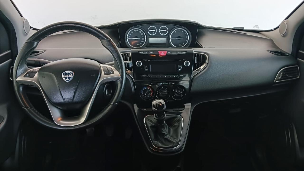 Lancia Ypsilon 1.2 69 CV 5 porte Platinum
